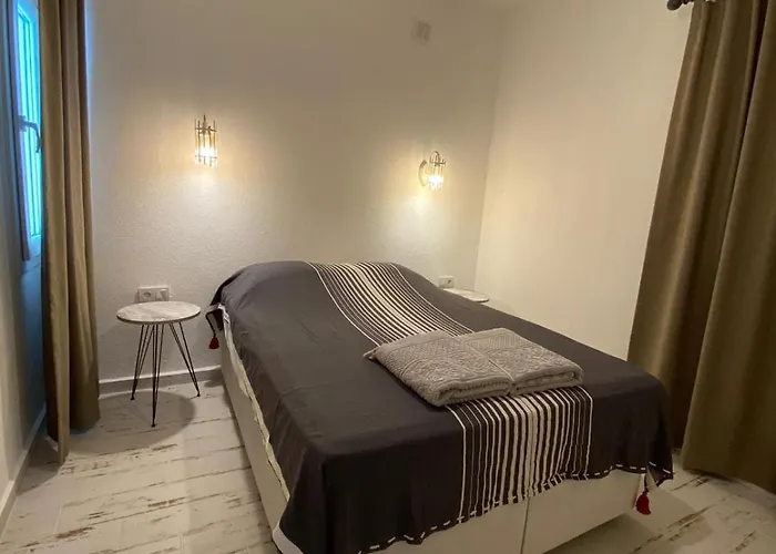 Merkezde Denize 50 Adim B Lägenhet *