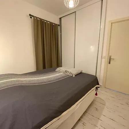 Merkezde Denize 50 Adim B בודרום