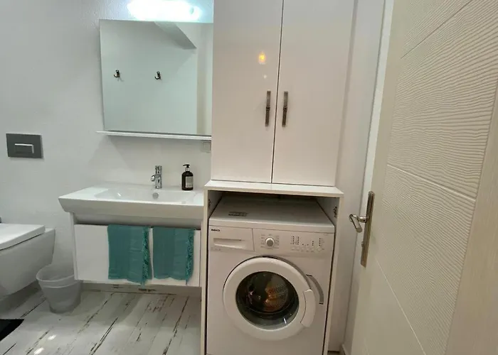 Apartment Merkezde Denize 50 Adim B